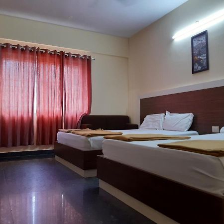 Sapphire Inn Bengaluru Zewnętrze zdjęcie